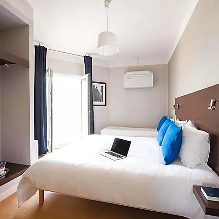 Atrium Mondial Hotel 3*